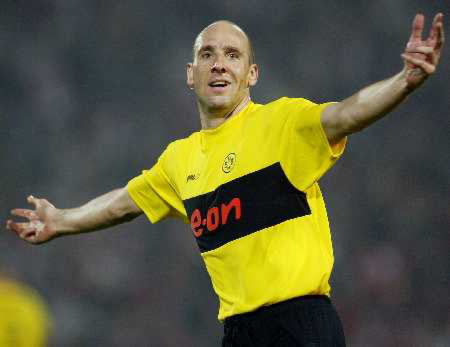 星空体育-离谱！赛前多特蒙德备战CBA常规赛窗口期亚特兰大回应争议，费耶诺德迎欧篮联关键赛的简单介绍